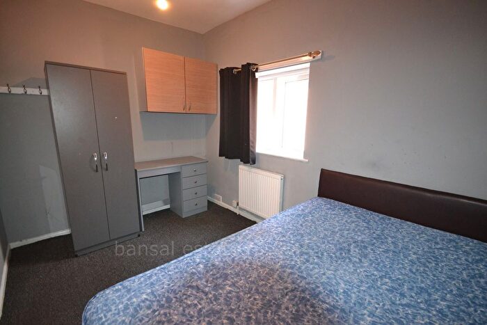 3 Bedroom Flat To Rent In Stoney Stanton Road, CV1