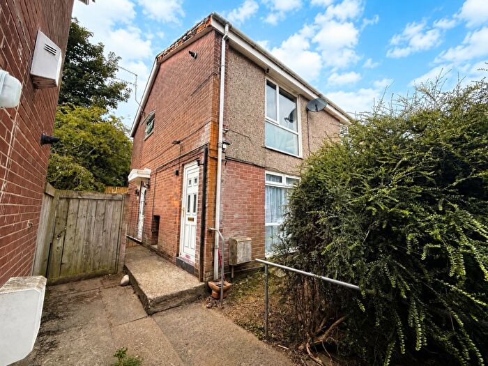 2 Bedroom Flat For Sale In Edgmond Court, Sunderland, SR2