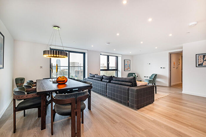 2 Bedroom Flat For Sale In Horizon, Plough Road, London, SW11