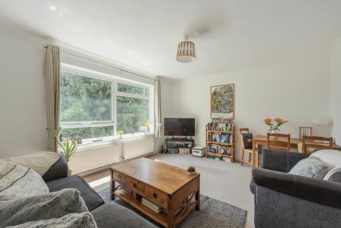 2 Bedroom Flat To Rent In Nightingale Place, Rickmansworth, WD3