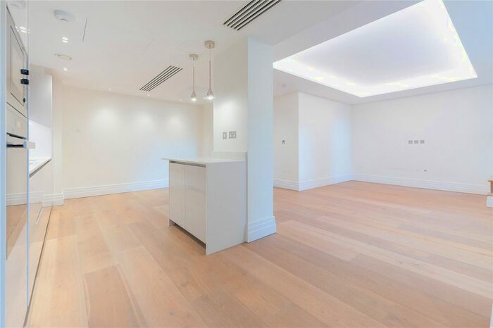 2 Bedroom Flat To Rent In Kensington Gardens Square, London, W2