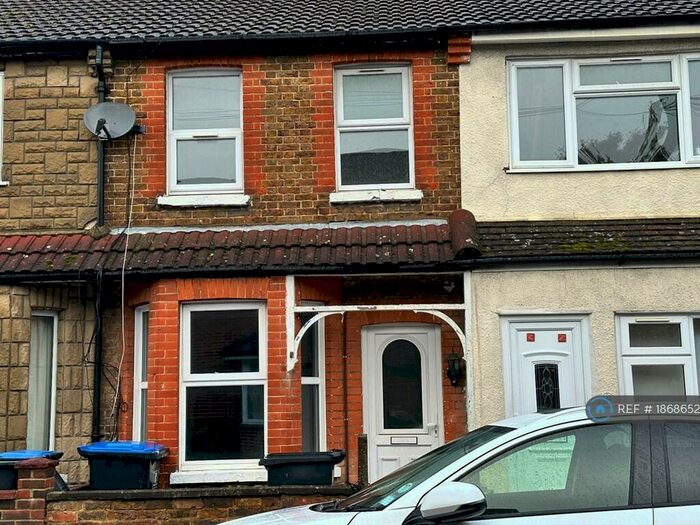 2 Bedroom Terraced House To Rent In Board School Road, Woking, GU21