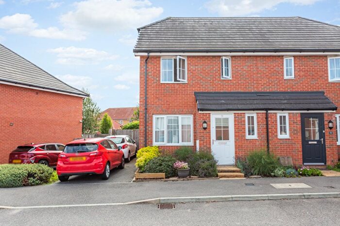 3 Bedroom Semi-Detached House For Sale In Millyard Road, Canterbury, CT3