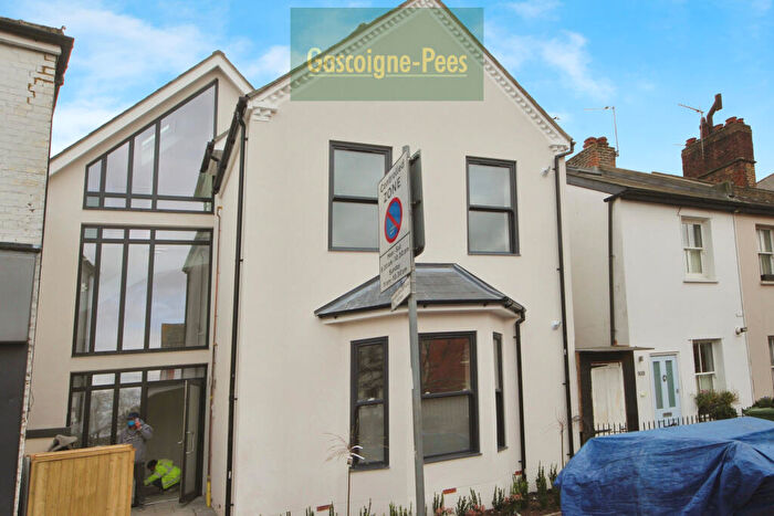 2 Bedroom Flat To Rent In North Kingston, KT2