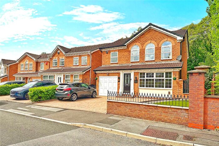 4 Bedroom Detached House For Sale In Willow Wood Close, Ashton-under-Lyne, Greater Manchester, OL6