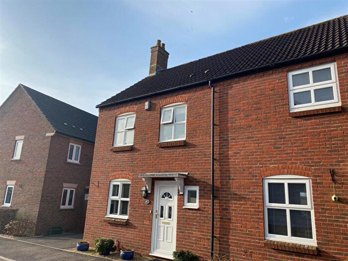 3 Bedroom End Of Terrace House To Rent In Granville Way, Sherborne, DT9