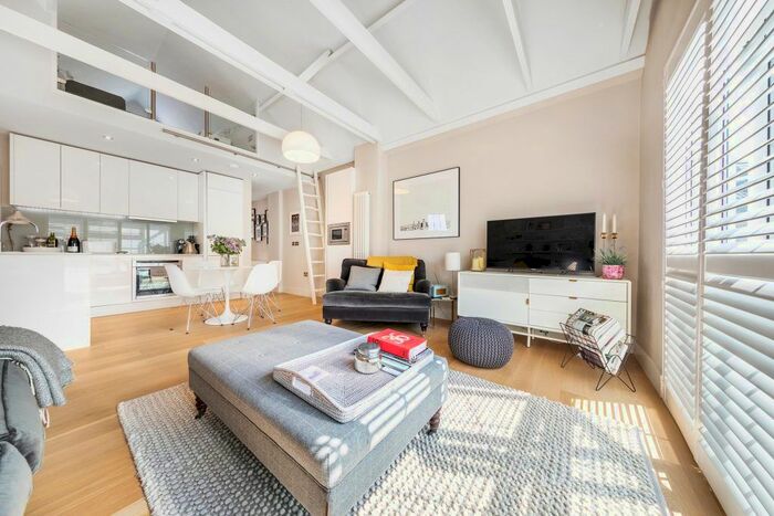 2 Bedroom Flat To Rent In Albany Road, Richmond, TW10