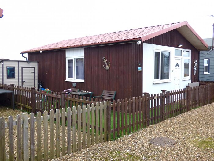 3 Bedroom Mobile/park Home For Sale In Wilsthorpe, Bridlington, YO15