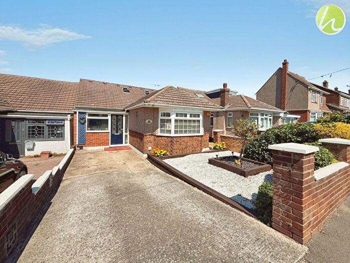 4 Bedroom Semi-Detached Bungalow For Sale In Hillcrest Road, Horndon-On-The-Hill, SS17