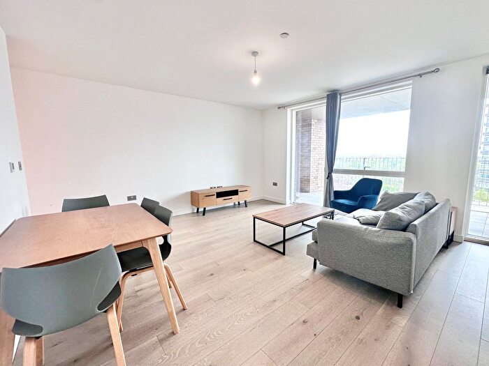 3 Bedroom Flat To Rent In Scarbrook Road, Croydon, CR0