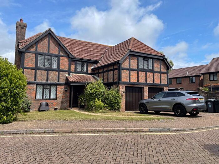 5 Bedroom Detached House To Rent In Walsingham Dene, Bournemouth, BH7