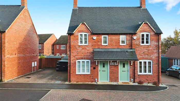 2 Bedroom Semi Detached House For Sale In Smith Close, Kineton, Warwick, CV35