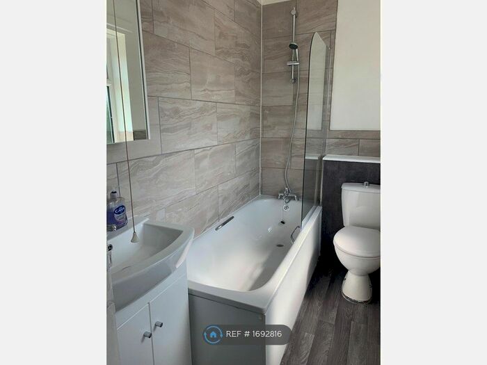 2 Bedroom Terraced House To Rent In Hempstalls, Basildon, SS15