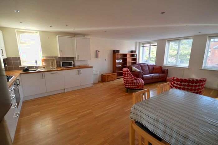 2 Bedroom Flat To Rent In Headley Road, Grayshott, Hindhead, GU26