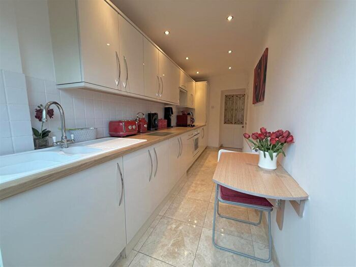 2 Bedroom Cottage For Sale In Dare Road, Aberdare, CF44