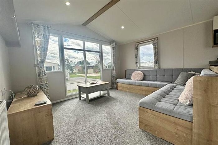 2 Bedroom Park Home For Sale In Sleaford Road, Tattershall, Lincoln, LN4