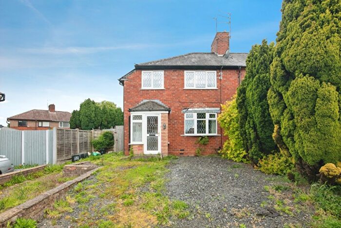 3 Bedroom Semi-Detached House For Sale In Ashfield Crescent, Stourbridge, West Midlands, DY9