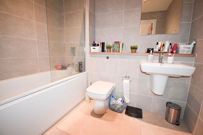 1 Bedroom Flat To Rent In Michigan Point, Michigan Avenue, Salford, M50