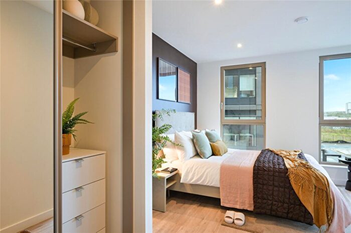 2 Bedroom Apartment To Rent In Uncle Leeds, Whitehall, LS12