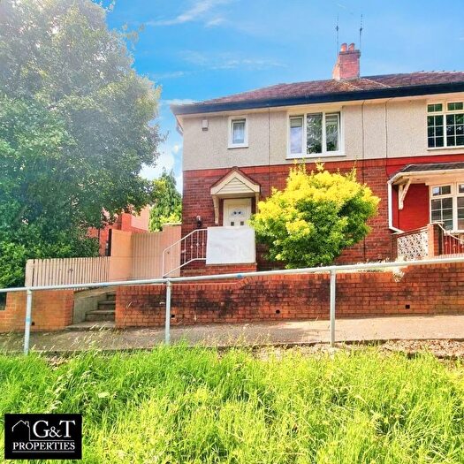 3 Bedroom Semi Detached House For Sale In Laurel Road, Dudley, DY1