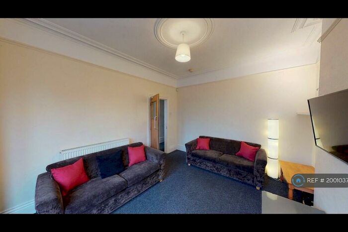 6 Bedroom Terraced House To Rent In Walton Road, Sheffield, S11