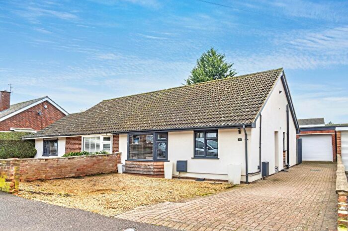 2 Bedroom Semi-Detached Bungalow For Sale In Queens Crescent, Clapham, Beds, MK41