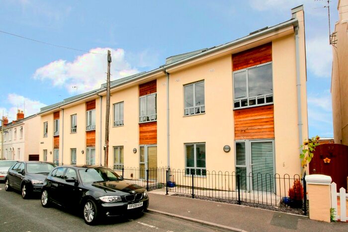 1 Bedroom Flat To Rent In Centurion Court, Roman Road, Cheltenham GL51