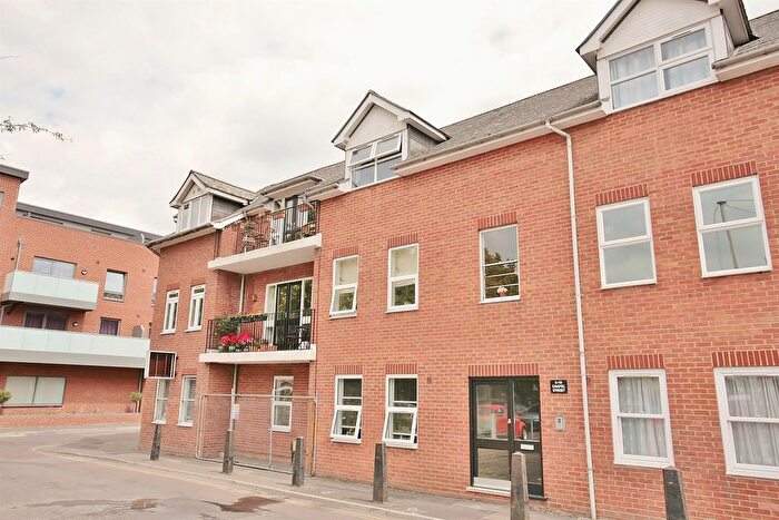 2 Bedroom Flat To Rent In Chapel Street, Oxford, OX4