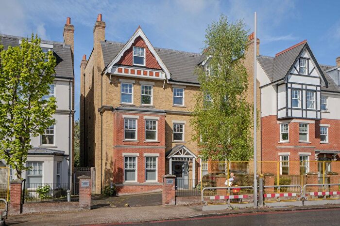 2 Bedroom Flat To Rent In Hanger Lane, London, W5