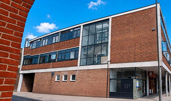 1 Bedroom Flat To Rent In Reston House A Western Road, Romford, RM1
