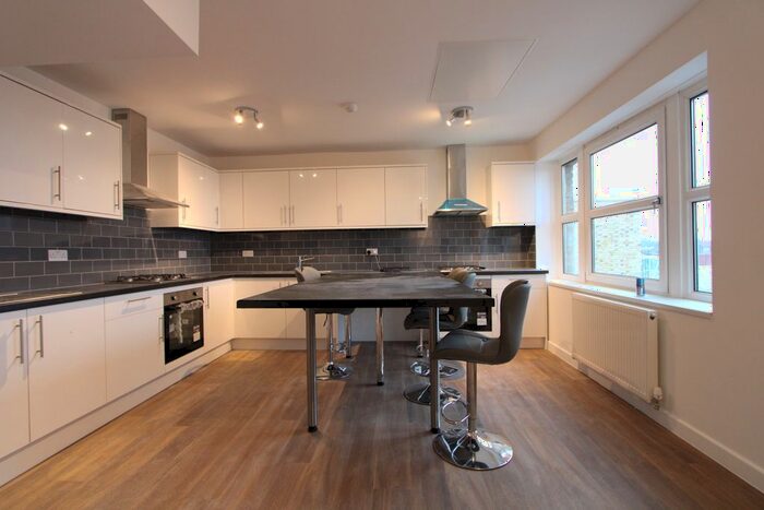 4 Bedroom Flat To Rent In Rye Lane, Peckham, SE15