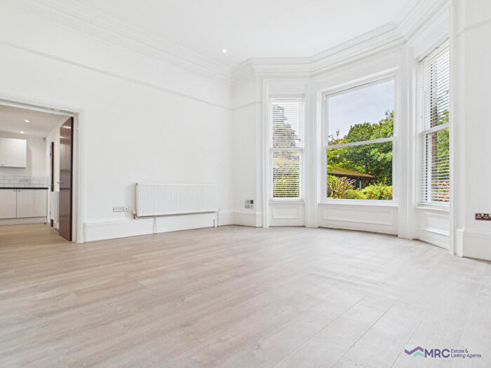 1 Bedroom Flat To Rent In Flat, Rosemont House, Pearson Park, HU5