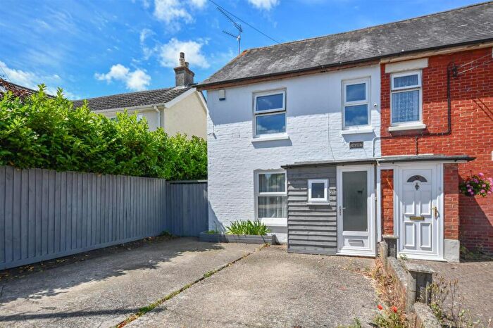 3 Bedroom Property For Sale In Manor Road, Ringwood, BH24