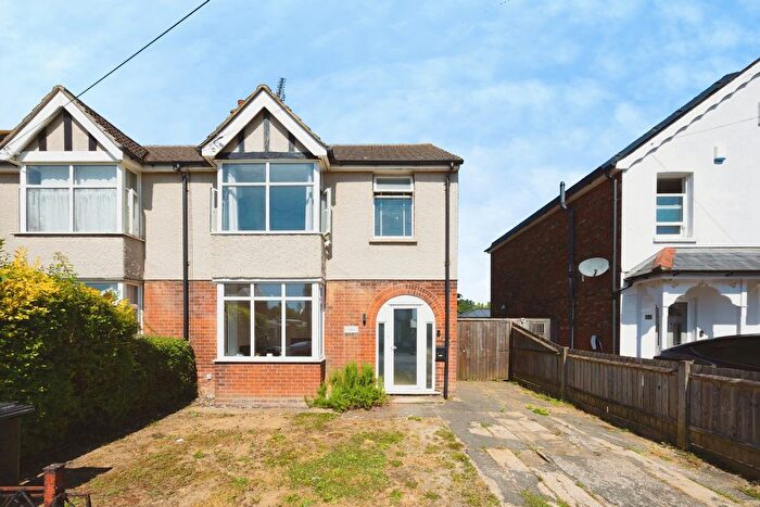 3 Bedroom Semi-Detached House For Sale In William Road, Ashford, TN23