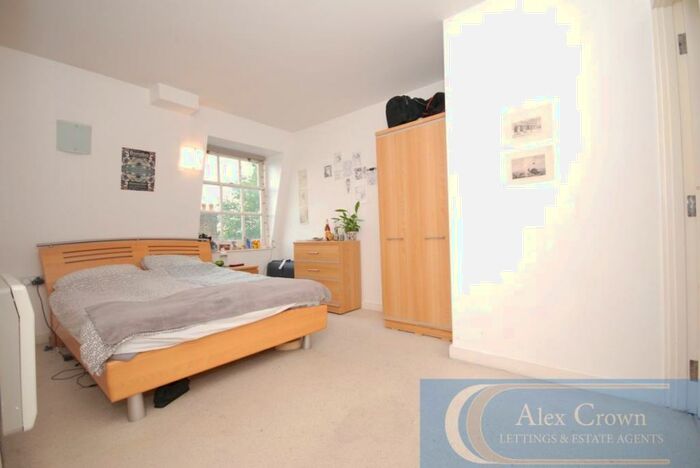 2 Bedroom Flat To Rent In Stoke Newington High Street, Stoke Newington, N16