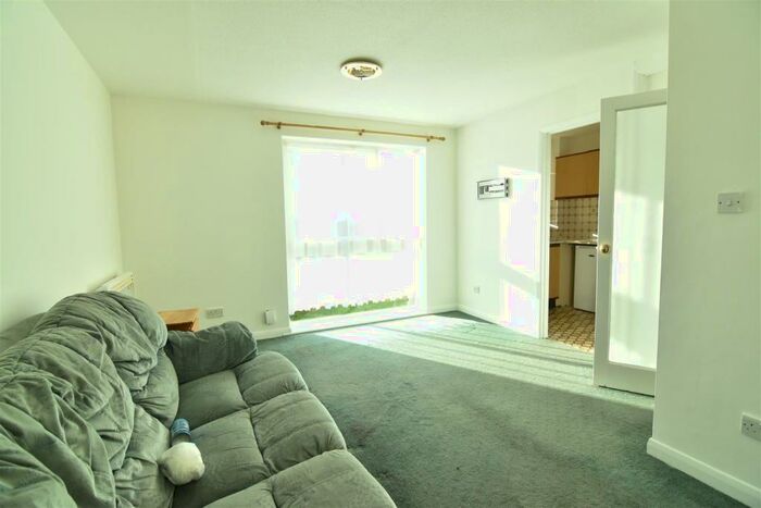 Apartment To Rent In Wiltshire Road, Thornton Heath, CR7