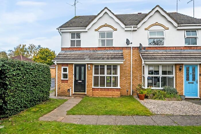 3 Bedroom Flat To Rent In Evensyde, Watford, WD18