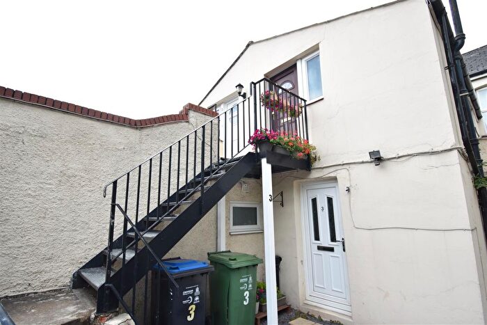 1 Bedroom Flat To Rent In Hook Road, Surbiton, KT6