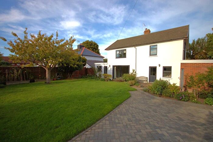 4 Bedroom Detached House To Rent In Ottways Lane, Ashtead, KT21