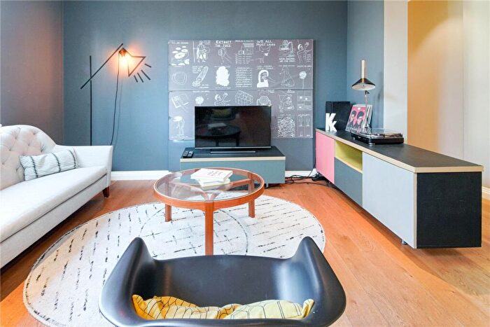 2 Bedroom Flat To Rent In Haverstock Place, Haverstock Street, N1