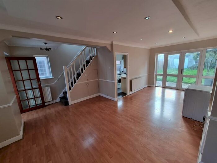 3 Bedroom Property To Rent In Marvell Avenue, Hayes, UB4