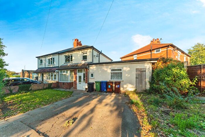 5 Bedroom Semi-Detached House For Sale In Second Avenue, Grimsby, DN33