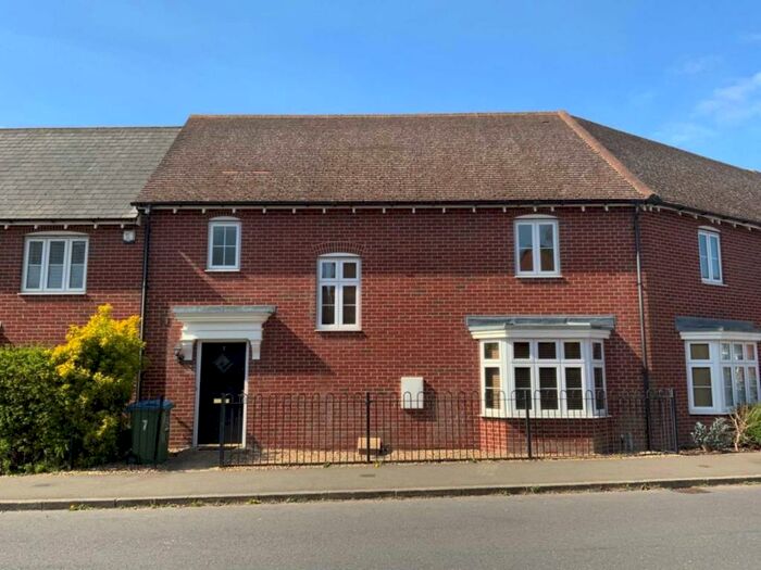 3 Bedroom Terraced House To Rent In Prince Rupert Drive, Aylesbury *Zero Deposit Option Available*, HP19