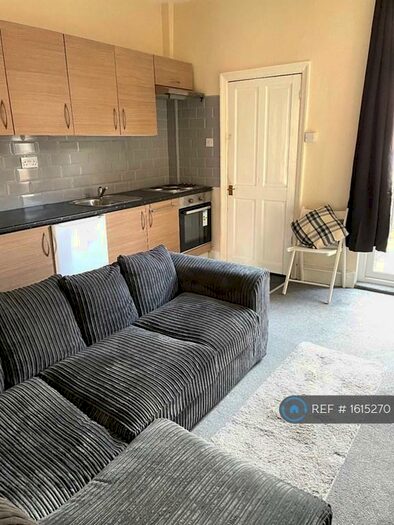 1 Bedroom Flat To Rent In Aston View, Leeds, LS13