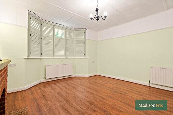 2 Bedroom Bungalow For Sale In Ashley Avenue, Ilford, IG6