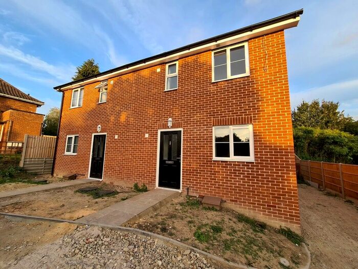 5 Bedroom Semi-Detached House To Rent In Bluebell Road, Eaton, Norwich, NR4