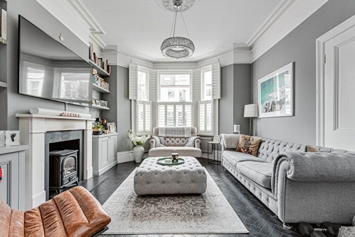 4 Bedroom Terraced House To Rent In Taybridge Road, Clapham Common, SW11