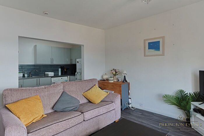 2 Bedroom Flat For Sale In Durnford Street, Plymouth, Devon, PL1