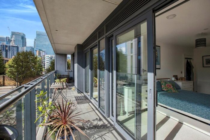 2 Bedroom Flat For Sale In Yabsley Street, London, E14