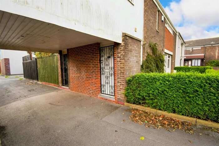 1 Bedroom Flat To Rent In Stroud Crescent West, Bransholme, Hull, HU7